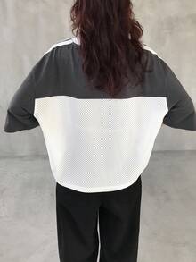 TrendSteals 女士撞色拼布摩托车风格字母印花 T 恤 - 白色 - 查看 6