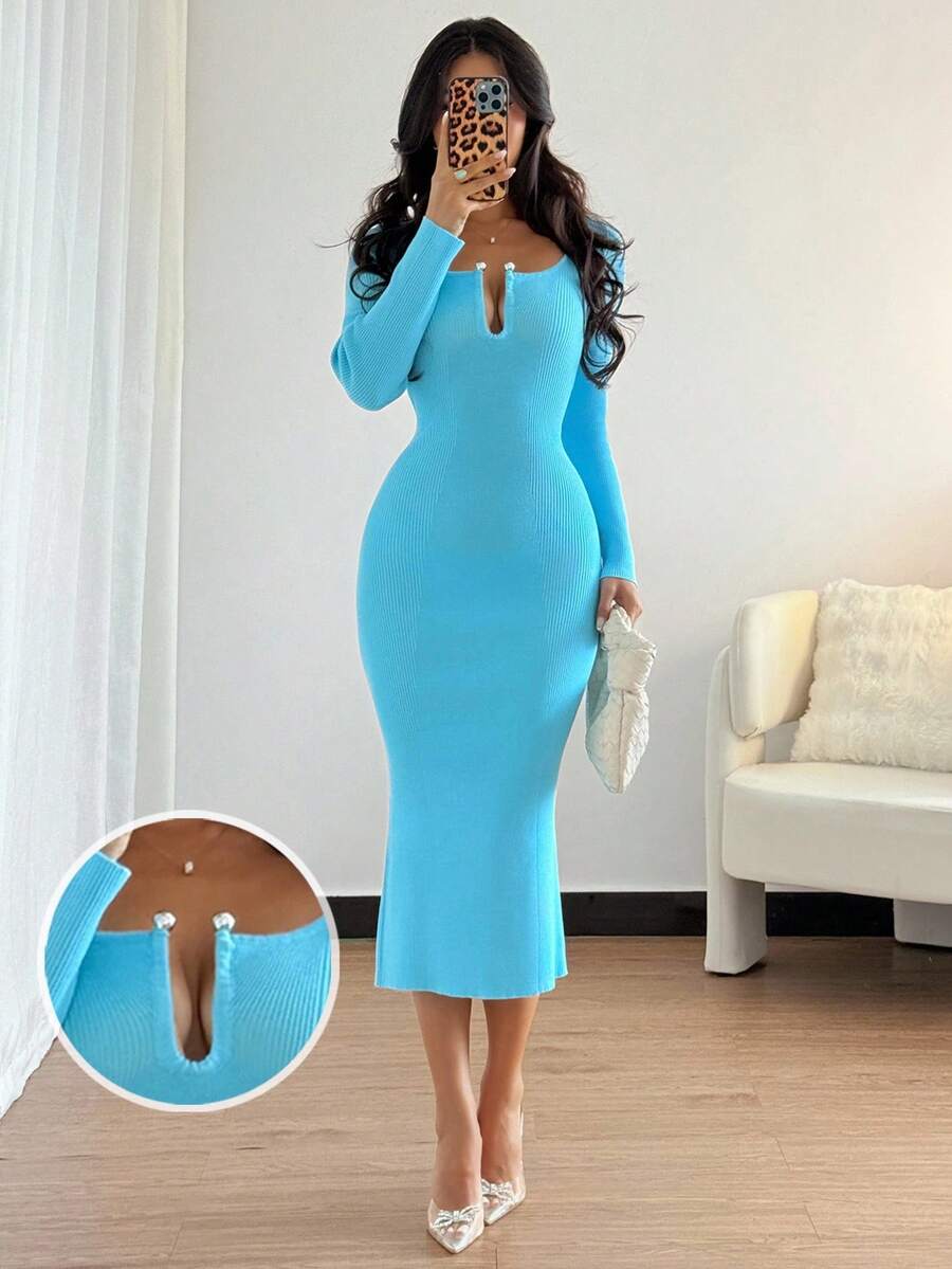 Chiquease Vestido de suéter de manga larga ajustado de longitud media con cuello redondo, hombros caídos y hebilla metálica en forma de U minimalista y sexy para mujer