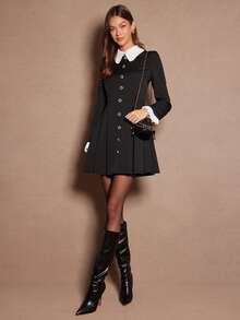 Enchnt Vestido elegante mini con cuello de contraste, manga larga, diseño de botones y bajo plisado - Negro - Ver 3