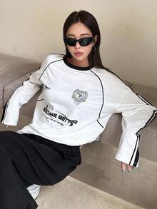 DAZY Camiseta de manga larga con eslogan, gráfico y ribete de contraste, hombros caídos, ropa de otoño, ropa de vuelta al colegio, tops para mujeres - Blanco - Ver 10