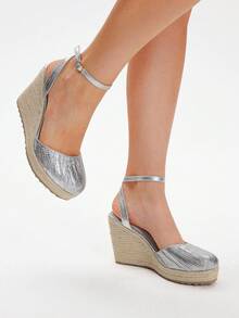 Styleloop Sandalias de cuña con suela gruesa y estilo de cuerda simple para mujer, de material dorado, diseño de estilo vacacional, adecuadas para Halloween, Navidad, fiestas, festivales de música, otoño - Plateado - Ver 3
