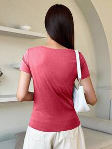 DAZY Camiseta Sólida Con Cuello Redondo - Color caoba - Ver 2