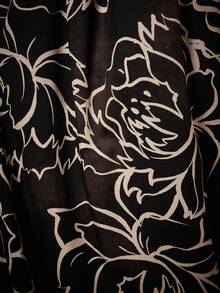 COSMINA 女士优雅花卉印花连衣裙，束腰设计，适合所有季节 - 黑與白 - 查看 6