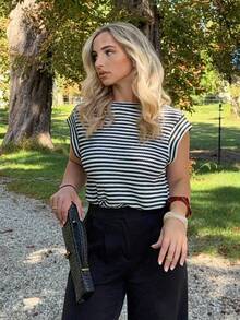 Jeta Ari 女士条纹圆领短袖休闲百搭 T 恤 - 黑與白 - 查看 5