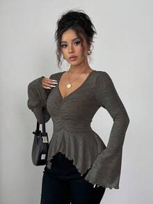 Elenzga Áo thun nữ tay loe cổ chữ V viền bèo bất đối xứng thanh lịch, lãng mạn, thích hợp mặc đi làm và đi nghỉ, mùa thu - màu đen - Xem 3