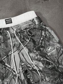 Manfinity EMRG Men's Casual Printed Sweatpants Camo Pants Men Men Graphic Pants - Black and White - View 4