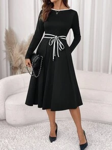 Editum 女士圆领蝴蝶结撞色饰边腰部修身弹力 A 字针织中长连衣裙，优雅适合日常穿着、通勤、秋冬 - 黑與白 - 查看 8