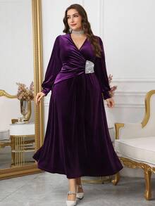 Modelyn Elegant Velvet Pearl Decor V-Neck Long Sleeve Ruched A-Line Plus Size Dress, Suitable For Spring And Autumn - Purple - View 5