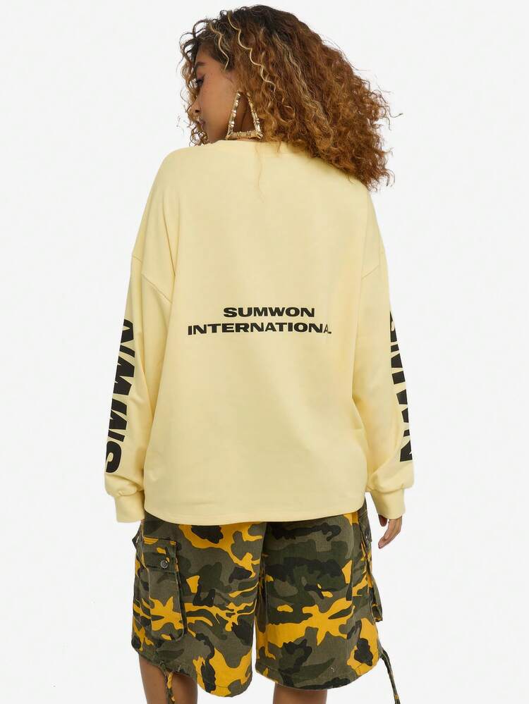 SUMWON WOMEN Oversized Graphic Crew Neck Sweatshirt