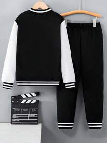 SHEIN 1 套男婴休闲时尚可爱简约熊图案黑白撞色拼接前开棒球夹克和裤子套装，秋冬外套套装，婴儿服装 - 黑與白 - 查看 2