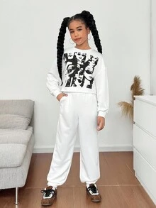 SHEIN 青少年女孩休闲街头风格肖像印花宽松落肩圆领长袖运动衫和运动裤两件套，适合居家和户外 - 白色 - 查看 3