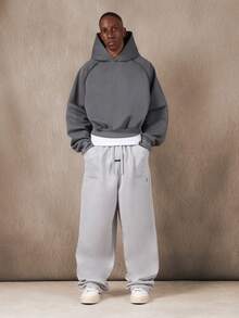 Áo Hoodie SUMWON vai rớt với đường may lộ ra ngoài và kiểu dáng ngắn, trơn. - Màu xám đen - Xem 5