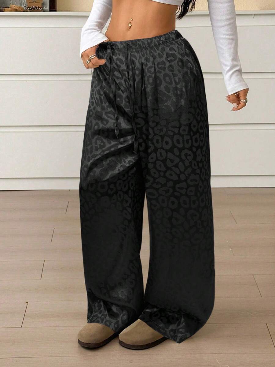 SHEIN EZwear 大码女式抽绳腰宽松黑色豹纹阔腿裤 - 黑色 - 查看 1