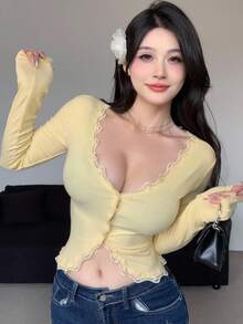 DAZY 女士春夏蕾丝拼接 V 领长袖修身 T 恤外出上衣，秋季女装 - 黃色 - 查看 1