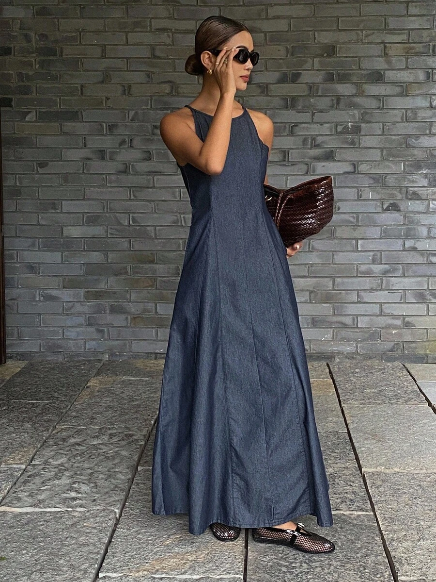 DAZY 女式夏季挂脖长款休闲牛仔连衣裙，度假风格 - 深色水洗藍 - 查看 1