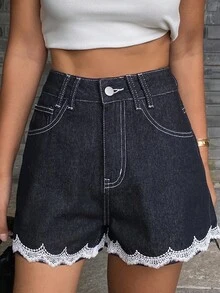 DAZY Pantaloni scurți casual din denim pentru femei, cu model patchwork din dantelă în culori contrastante, linie A, model jogger de vară - Spălare întunecată - Vizualizare 3