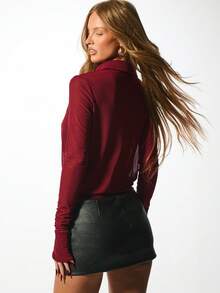 KIZN Mono de manga larga con cuello en V profundo, diseño drapeado en el frente, detalles en el cuello, esencial de moda para fiestas nocturnas y eventos - Burdeos - Ver 2
