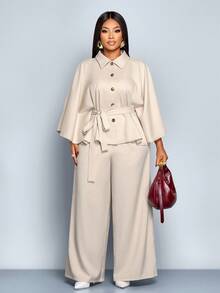 SOLERSUN Ensemble 2 pièces pour femmes grande taille, couleur unie, automne/hiver. Top ample vintage élégant à manches cape kaki et pantalon long. Tenue d'affaires décontractée pour un port quotidien en automne. Cape, veste à col ouvert, ceinture à boucle. - Nude - Voir 3