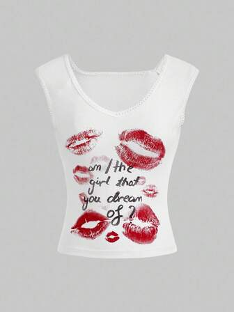 Kawaii T-shirt grafica con labbra e slogan