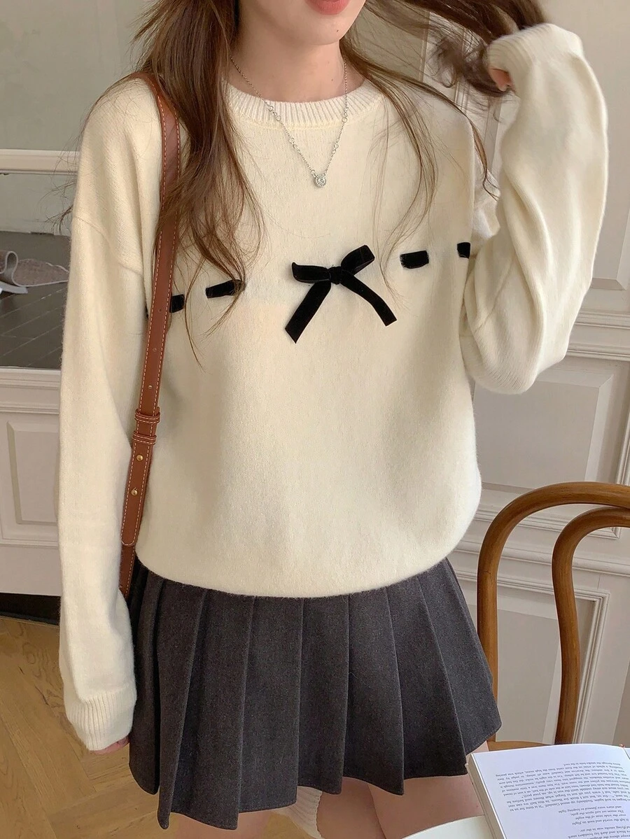 DAZY 女士宽松圆领毛衣，饰有3D蝴蝶结和抽绳，适合秋冬季穿着 - 杏色 - 查看 1