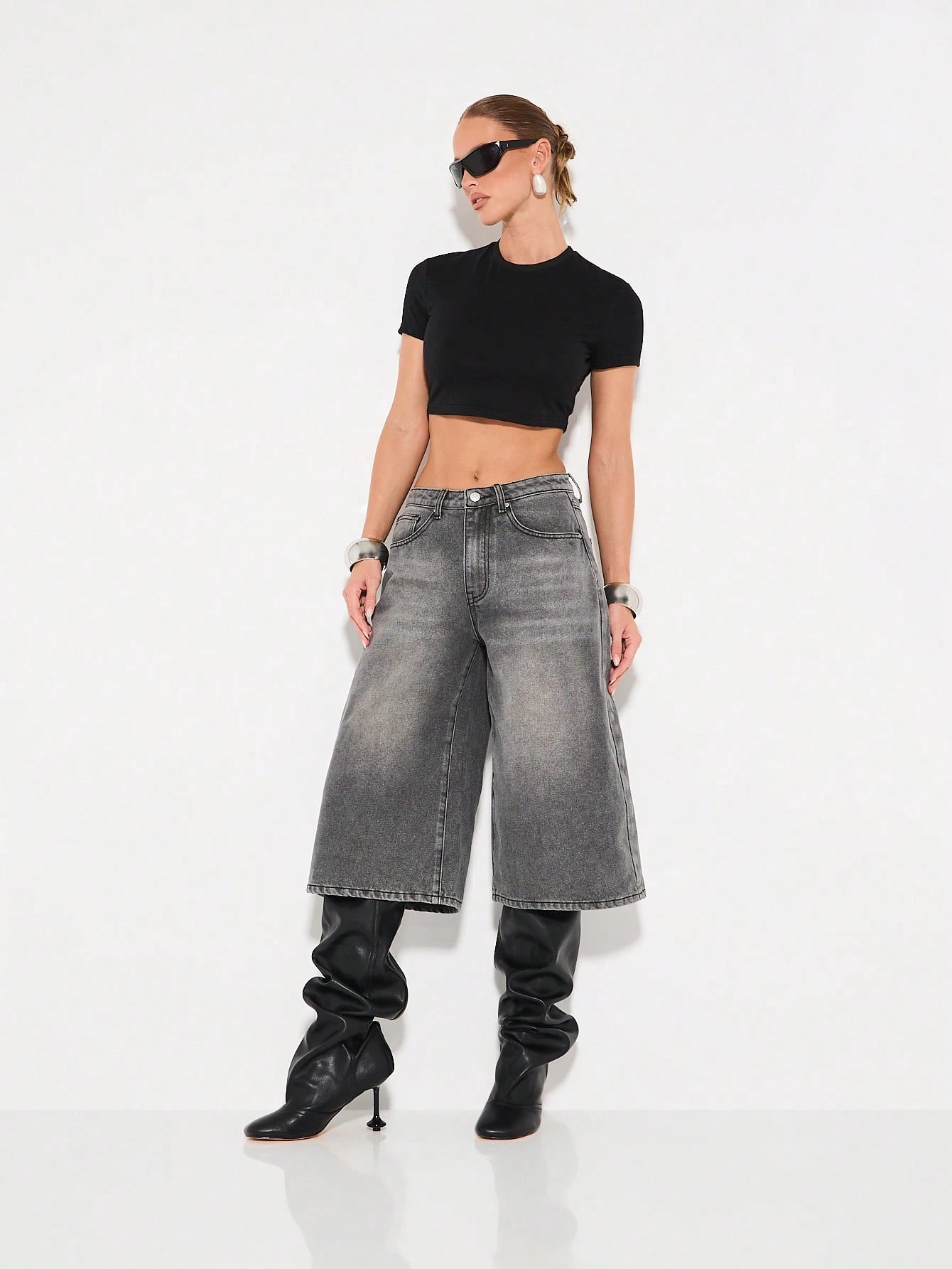 KIZN Fitted Crop Top With Short Sleeves
