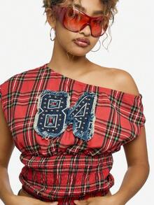 SUMWON WOMEN Blusa casual de festival con hombros descubiertos, top corto de algodón a cuadros rojos con aplicación de mezclilla y fruncido - Rojo - Ver 8