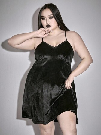 Plus Size Gothic Lace Bow Flannel Nightgown, Fall Winter