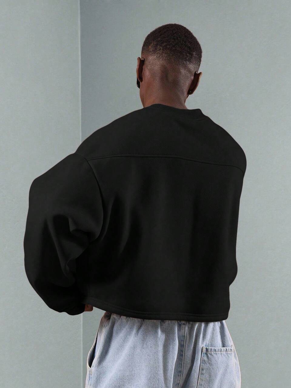 SUMWON Felpa oversize a girocollo corta, con grafica e stampa di dichiarazione, stile urban street di Los Angeles, per l'inverno e l'autunno, design casual e urban aesthetic, abbigliamento da relax