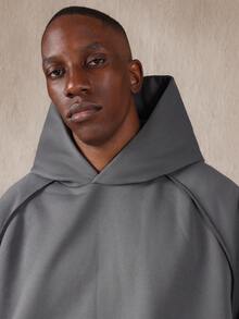 Áo Hoodie SUMWON vai rớt với đường may lộ ra ngoài và kiểu dáng ngắn, trơn. - Màu xám đen - Xem 3