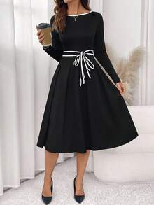 Editum 女士圆领蝴蝶结撞色饰边腰部修身弹力 A 字针织中长连衣裙，优雅适合日常穿着、通勤、秋冬 - 黑與白 - 查看 3