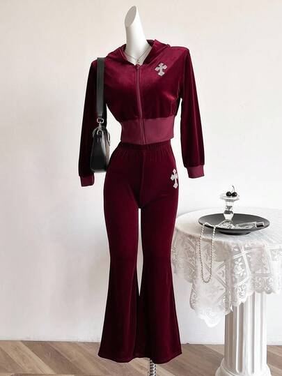 Bộ quần ống loe và áo hoodie đính đá chéo cho bé gái tuổi mới lớn
