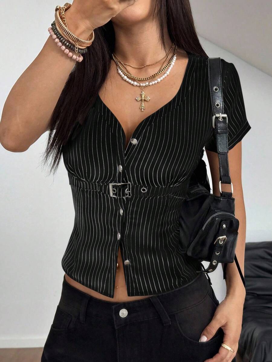 StreetHx Blusa de manga corta con botones delanteros, decoración metálica y rayas para mujer, de estilo casual para primavera