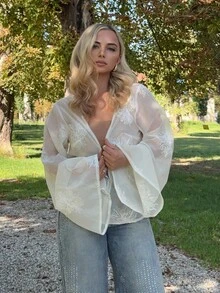 Jeta Ari 女式花卉提花宽松时尚喇叭袖衬衫 - 杏色 - 查看 4