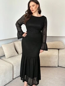 Modelyn Plus Size Women Elegant Waist Cinched Fishtail Hem Dress, Minimalist & Flattering