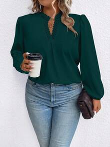 SHEIN Clasi Blouse élégante pour femmes grandes tailles, col V en dentelle contrastée, manches lanternes