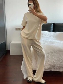 Livesso 2 件套女士纯色短袖上衣和长裤套装，简单休闲日常穿着 - 杏色 - 查看 6