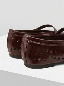 MOTF PREMIUM Nuevos zapatos de ballet con láser hueco para mujer, primavera y verano, con hebilla de metal transpirable y zapatos de Mary, zapatos de boca ligera, bailarinas de punta cuadrada marrón, elegancia versátil, de moda, sandalias de alta gama ligeras y cómodas - Café integral - Ver 8