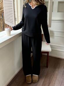 SHEIN Tween Girls T-Shirt Co-Ords Pajamas Contrast Binding Notched Neckline Knot Front Lounge Set - Black and White - View 3