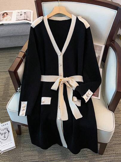 GlowEve CURVE Plus Size Women Elegant Color Block V-Neck Button Long Sleeve Knit Cardigan, Autumn