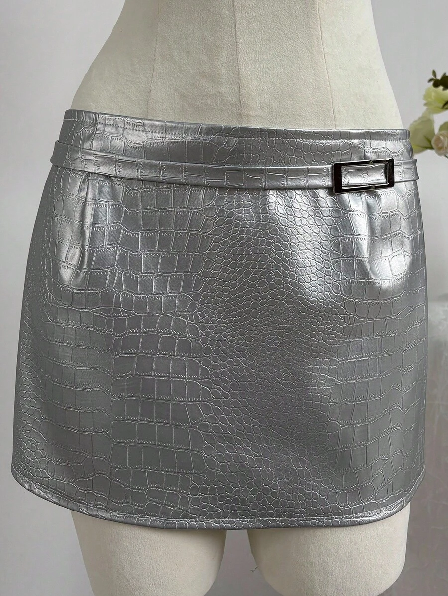 Glamine Minifalda minimalista de cintura baja con estampado de piel de cocodrilo de PU (con ropa interior) para mujer