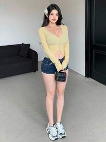 DAZY 女士春夏蕾丝拼接 V 领长袖修身 T 恤外出上衣，秋季女装 - 黃色 - 查看 2