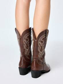 ROMWE Fairycore 棕色尖头刺绣西部牛仔靴，包头，粗跟，铆钉摩托车靴，女士及膝皮革马靴 - 棕色 - 查看 5