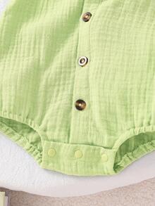 SHEIN 2pcs Baby Boys' Summer Green Cotton Soft Crepe Dinosaur Romper And Dinosaur Hat Set, Cute Style - Green - View 4