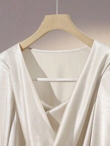 Modelyn Blusa de manga larga con cuello drapeado elegante y bajo asimétrico, moda elegante de talla grande - Beis - Ver 5