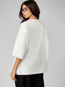 MISSGUIDED Cotton Oversized Graphic T-Shirt With Mom's Favourite Slogan Print For Casual Everyday Wear - White - View 2