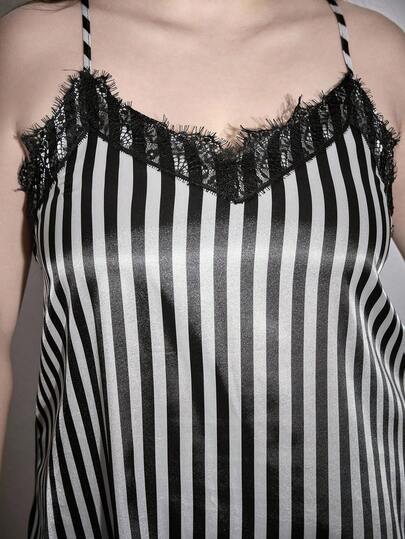 Goth Ensemble pyjama grande taille avec débardeur et short à rayures tie-dye avec garniture en dentelle