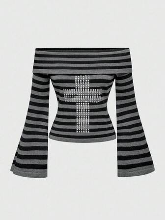 Grunge Punk Top de punto con hombros descubiertos, rayas, tachuelas y cruz, estilo punk sexy Y2K para mujeres