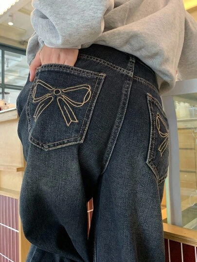 DAZY 女士口袋蝴蝶结刺绣设计哈伦裤，休闲牛仔裤