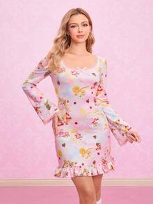 Strawberry Shortcake X SHEIN Vestido corto ajustado con cuello cuadrado, volantes en el bajo, encaje de contraste y estampado de arcoíris de dibujos animados con lazo para mujer - Rosa - Ver 3