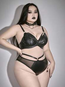 ROMWE Plus Size Gothic Metal Ring Bralette & Panty Set - Black - View 4